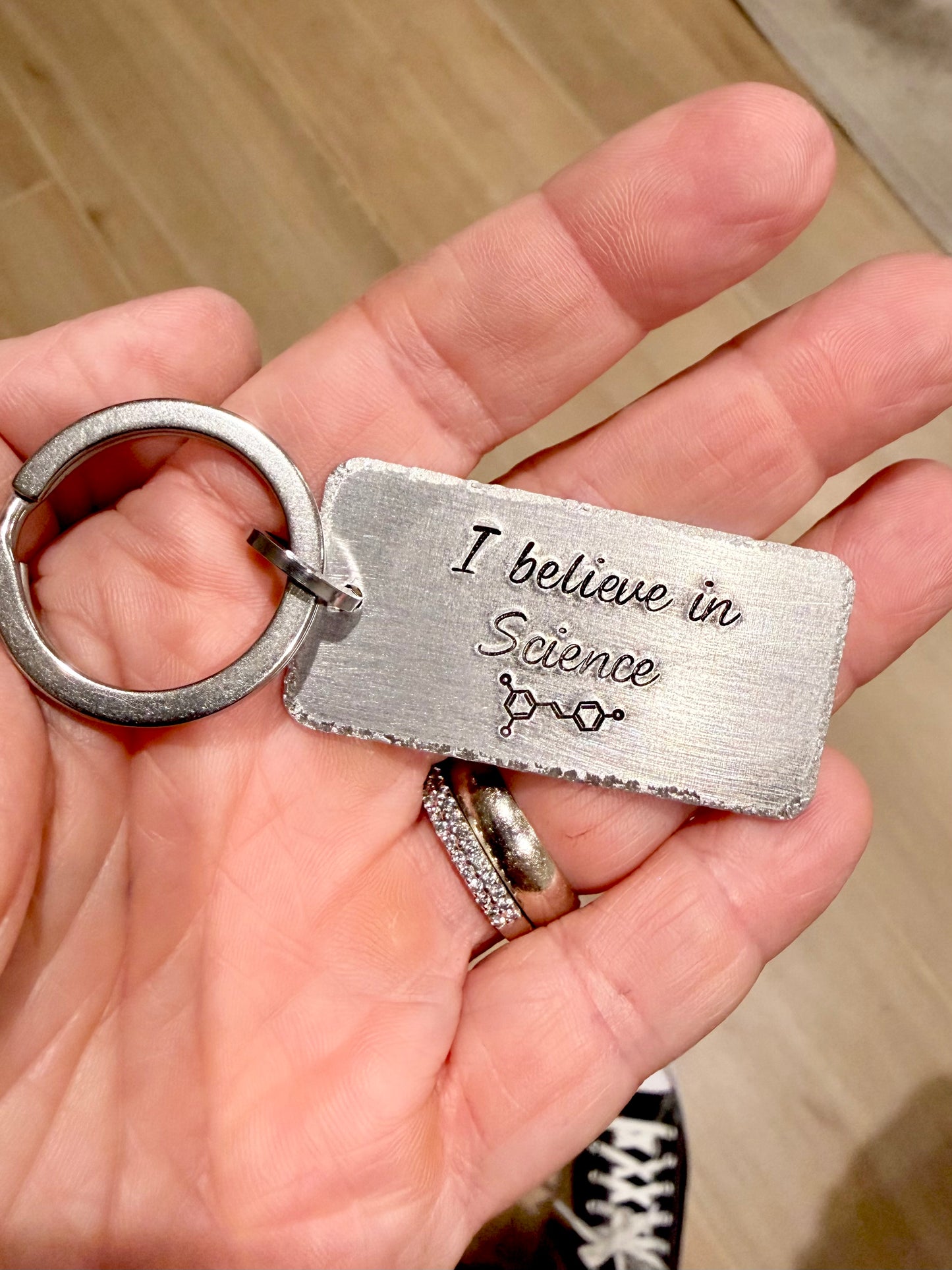 Red Wine Molecule - I Believe In Science Keychain